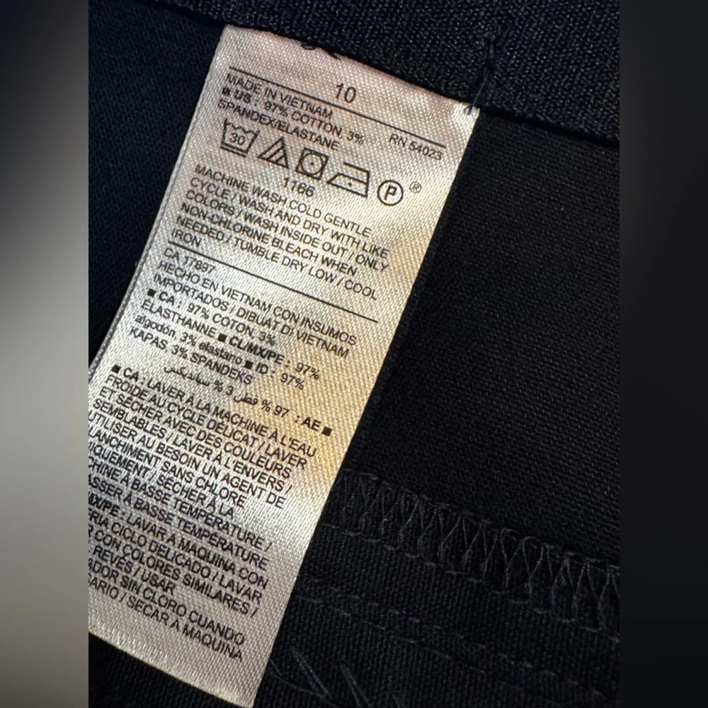 Old Navy Women's Dark‎ Blue Straight Leg Jeans